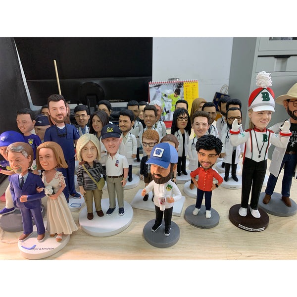 Custom bobbleheads, personalised dad bobbleheads as birthday gifts, father gifts, grandpa 3D portraits, family keepsake gifts, best anniversary souvenirs, Christmas gifts