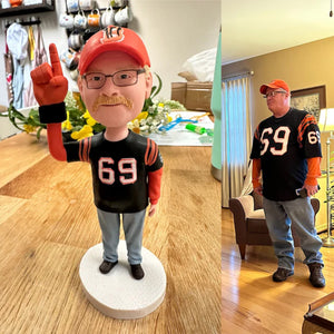 Custom bobbleheads, personalised dad bobbleheads as birthday gifts, father gifts, grandpa 3D portraits, family keepsake gifts, best anniversary souvenirs, Christmas gifts